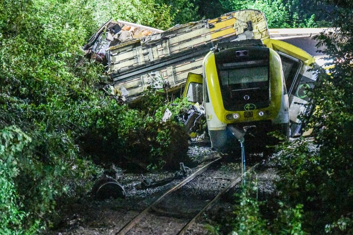 Entgleister Regionalzug: 50 Verletzte! Erdrutsch Ursache für das Unglück?