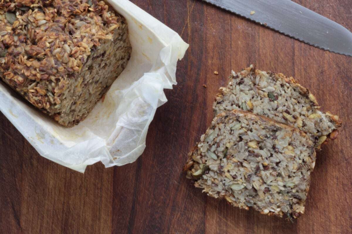 Brot ohne Mehl backen: Einfaches Rezept für gesundes Wunderbrot