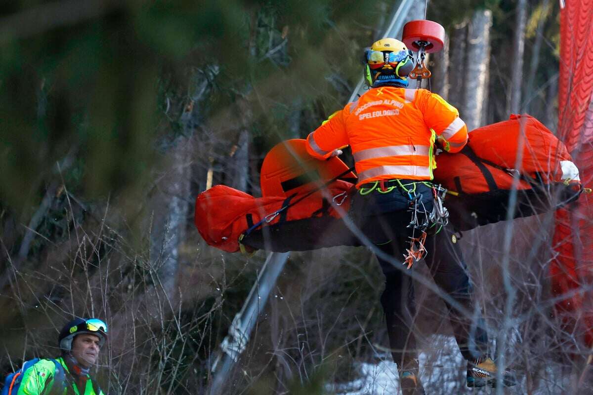 Kann Augen noch nicht richtig öffnen: Kostet Horrorsturz Ski-Star Sarrazin die Karriere?