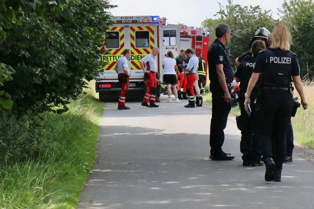 Fahrradfahrerin kollidiert mit Traktor: Jetzt ist die 69-Jährige tot