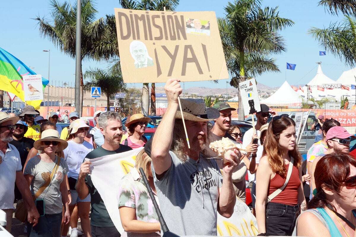 Erst Mallorca, jetzt diese Inselgruppe: Tausende gegen Massentourismus auf den Straßen