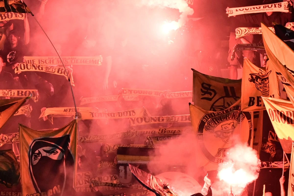 Pyro-Unfall überschattet Pokal-Blamage: Fußballfans in Kliniken eingeliefert