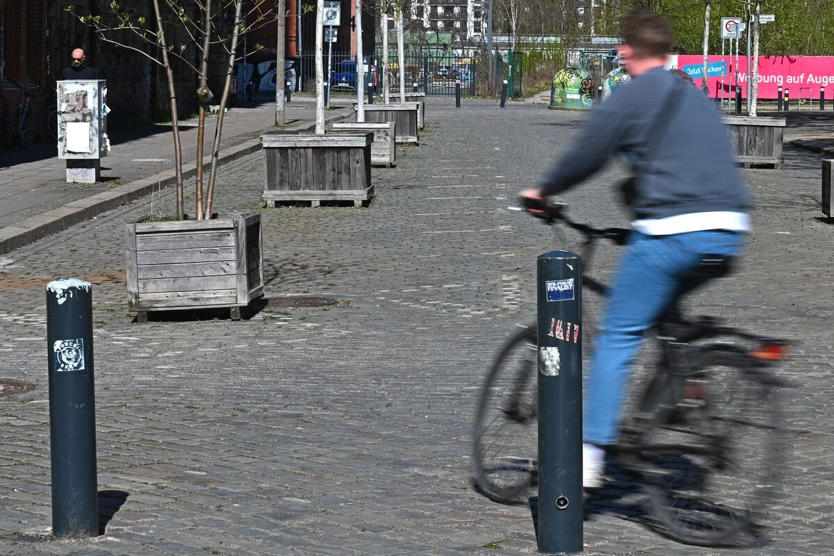 Besoffener Radfahrer fährt Kind (4) an Herrentag um
