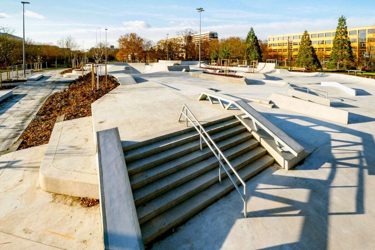 Kinder gehen in Grünauer Skatepark aufeinander los – Junge (10) verletzt