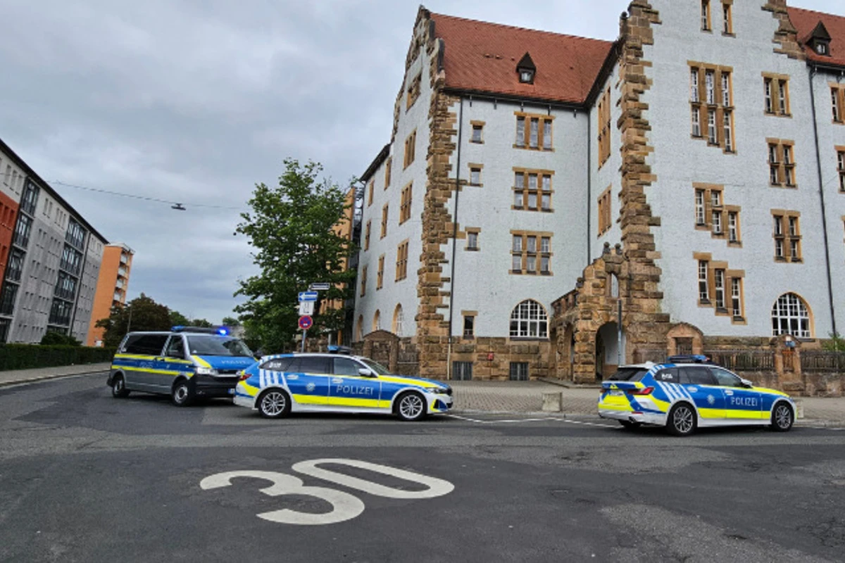 Verdächtige Person an Schule in Fürth gemeldet: Polizei gibt Entwarnung