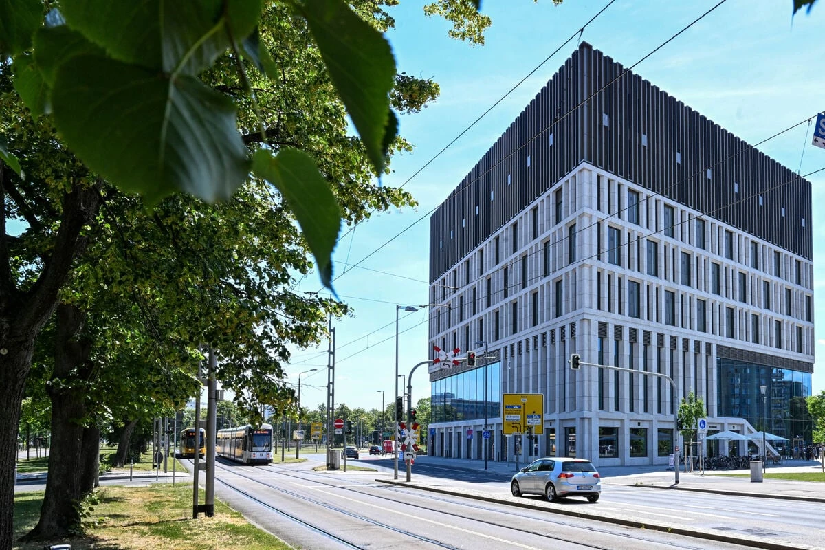 Rathaus-Jobs: OB Hilbert plant noch größeren Kahlschlag