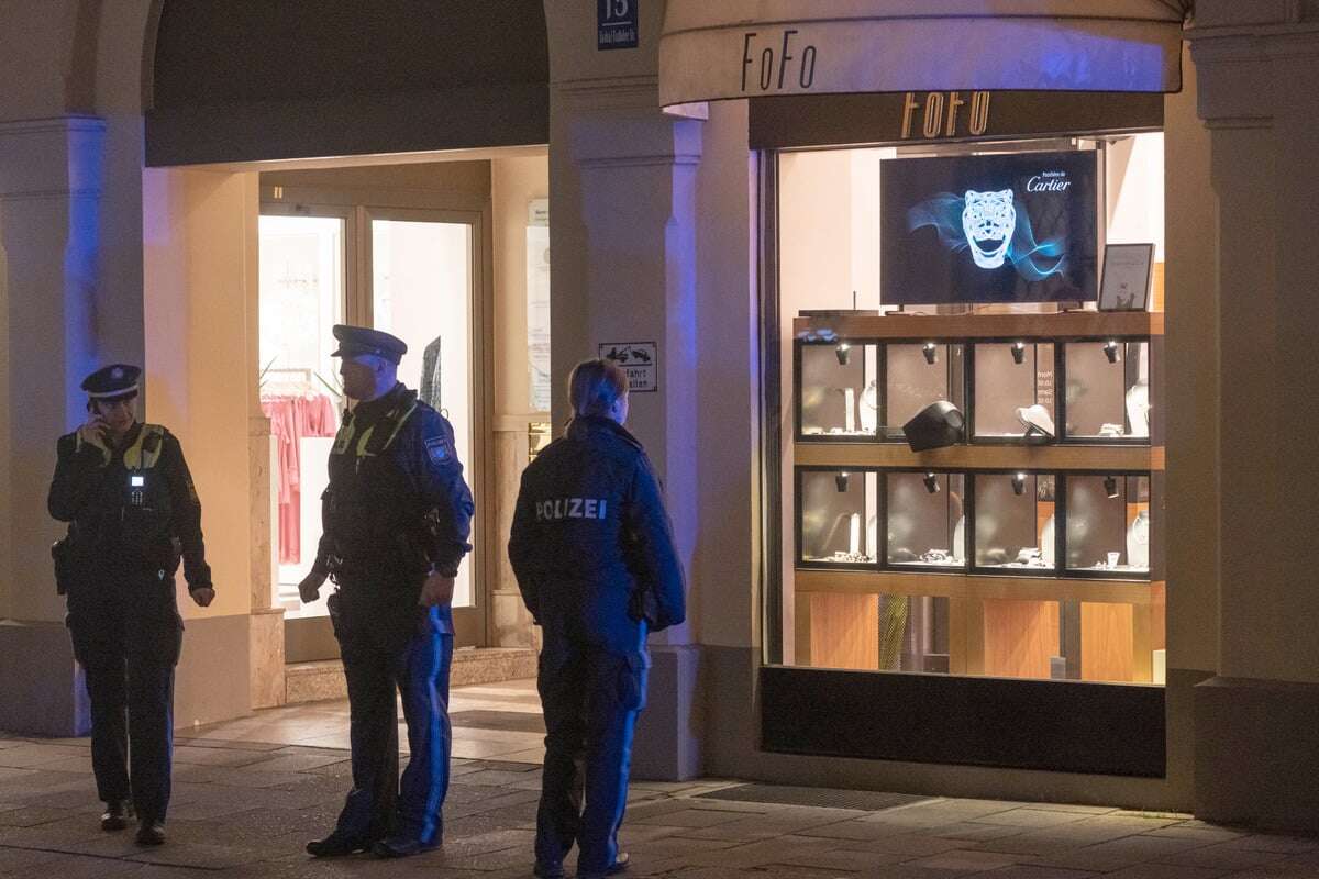 Raubüberfall in München! Bewaffnete bestehlen Edel-Juwelier, Täter auf der Flucht!