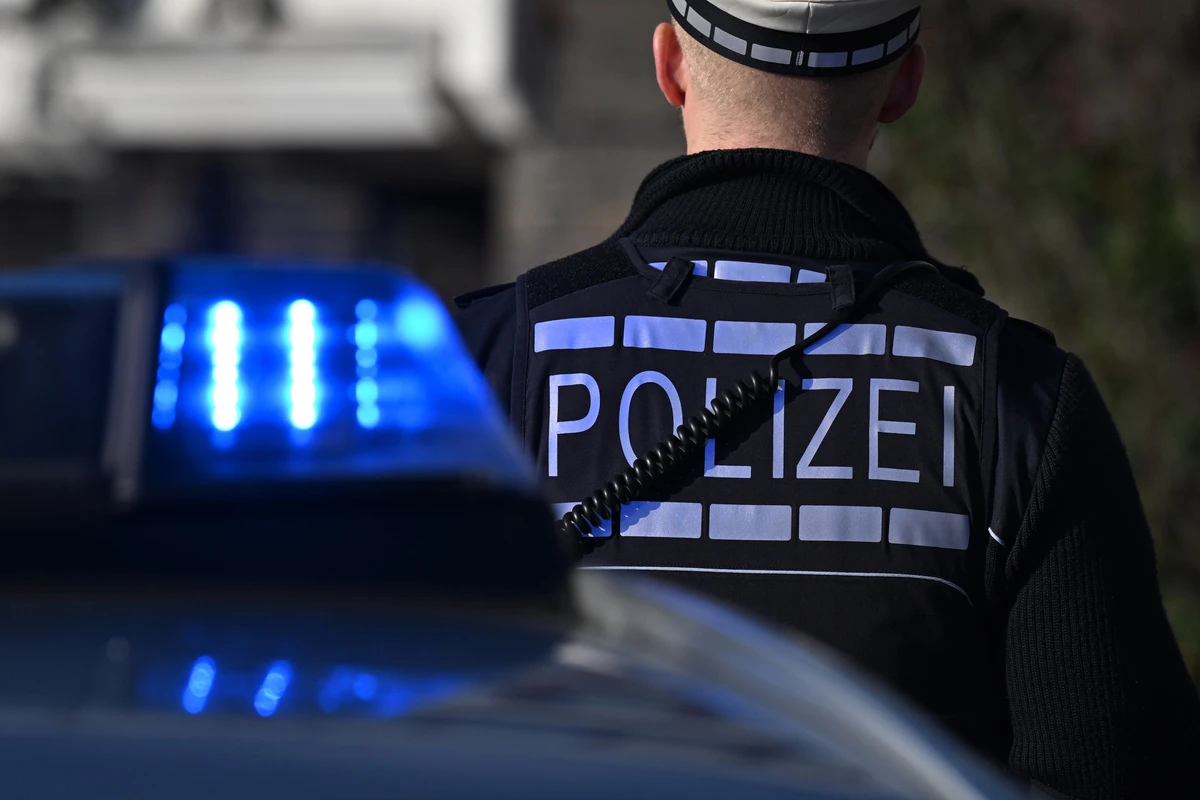Zwei Menschen sterben nach Schüssen: Täter auf der Flucht