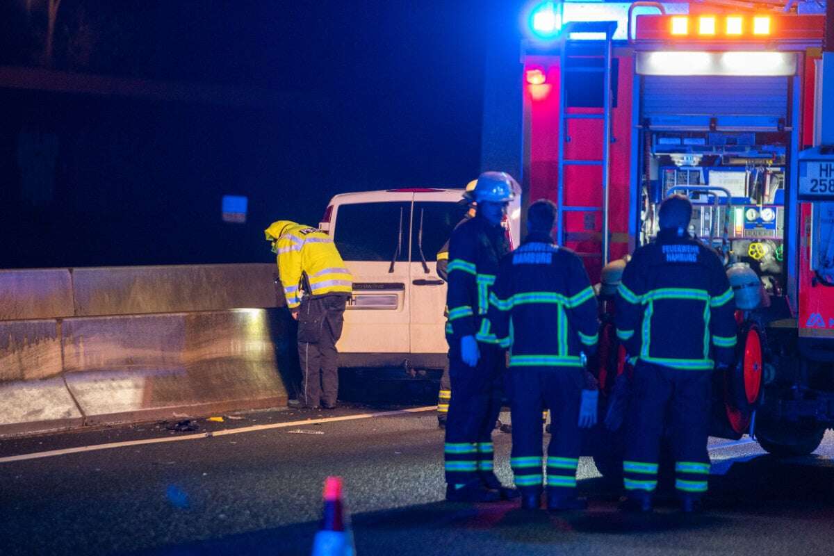 Tödlicher Unfall auf der A1 in Hamburg: Fahrer (†46) aus Wagen geschleudert