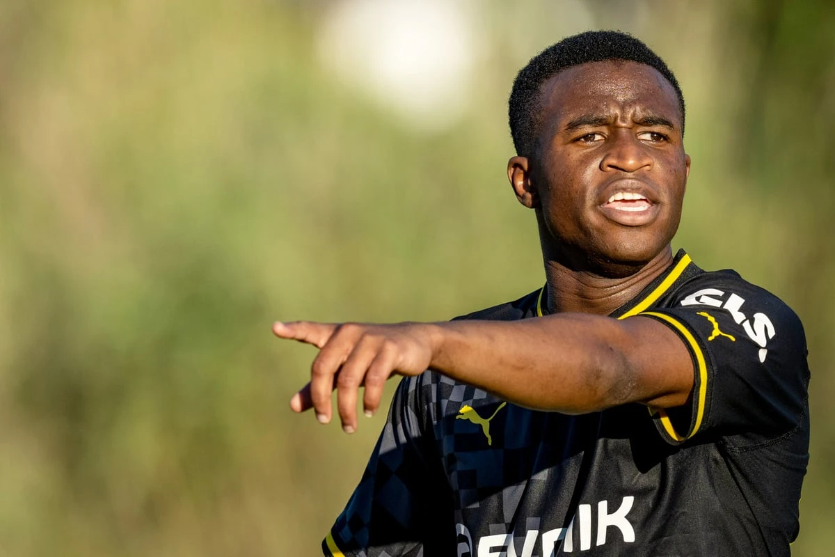 Transfermarkt im Liveticker: Flucht ins Ausland - Moukoko verlässt BVB endgültig