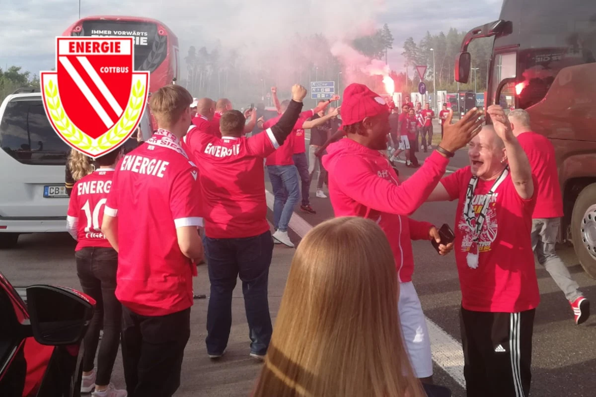 Cottbuser Aufstiegsparty live - Fans fordern: 