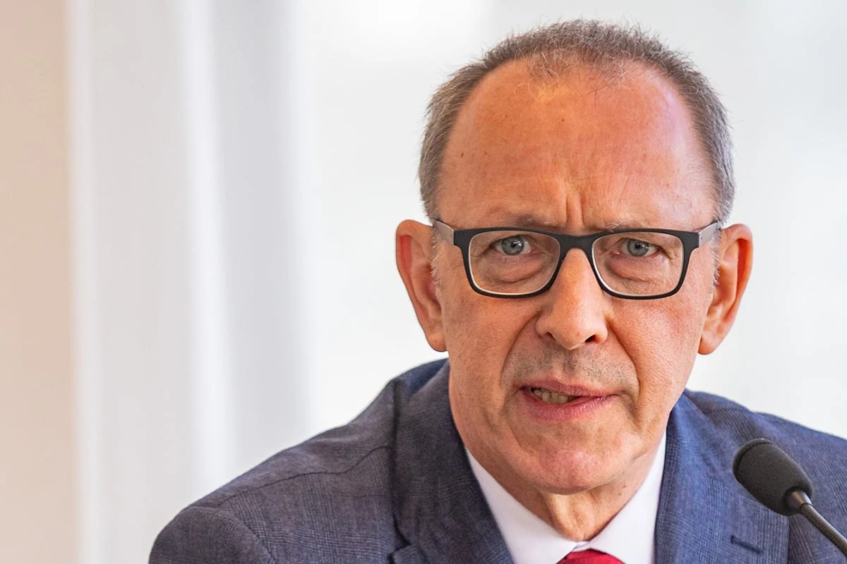 Nationalflaggen vor Sachsens Schulen? AfD kündigt Antrag an