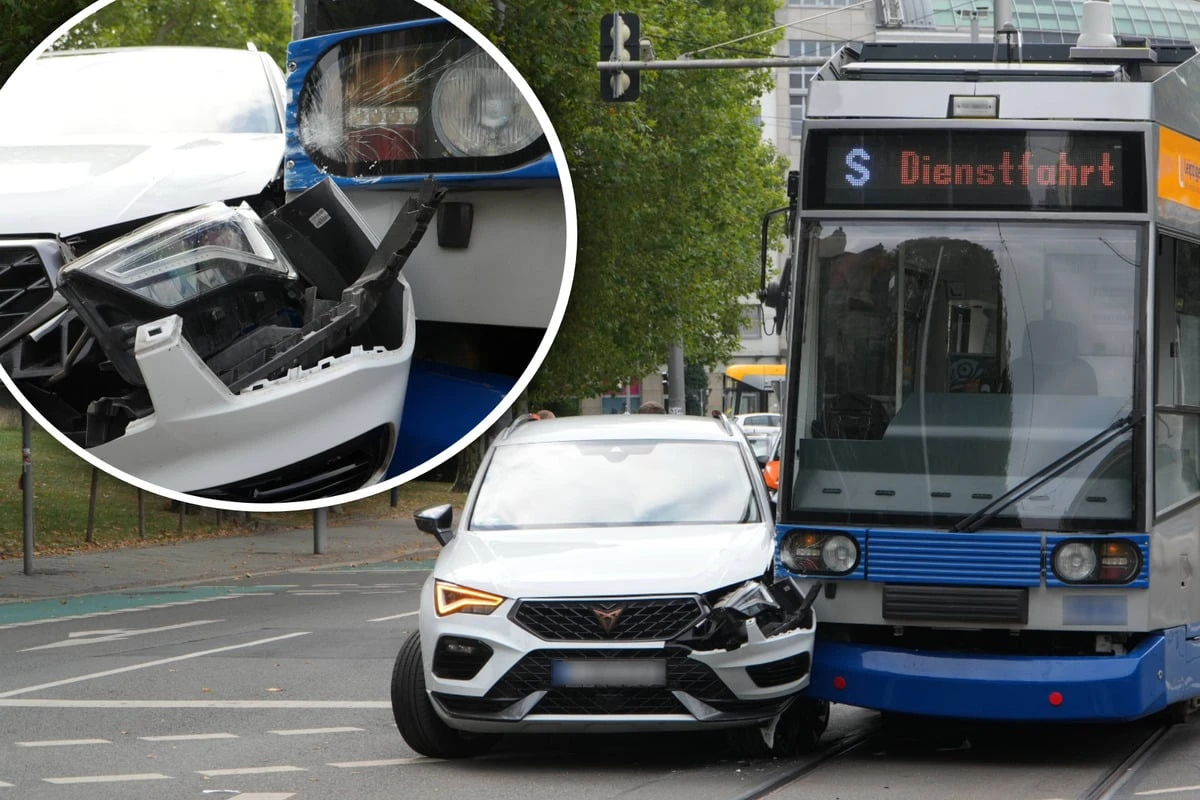 Tram und Auto krachen auf Leipziger Ring zusammen