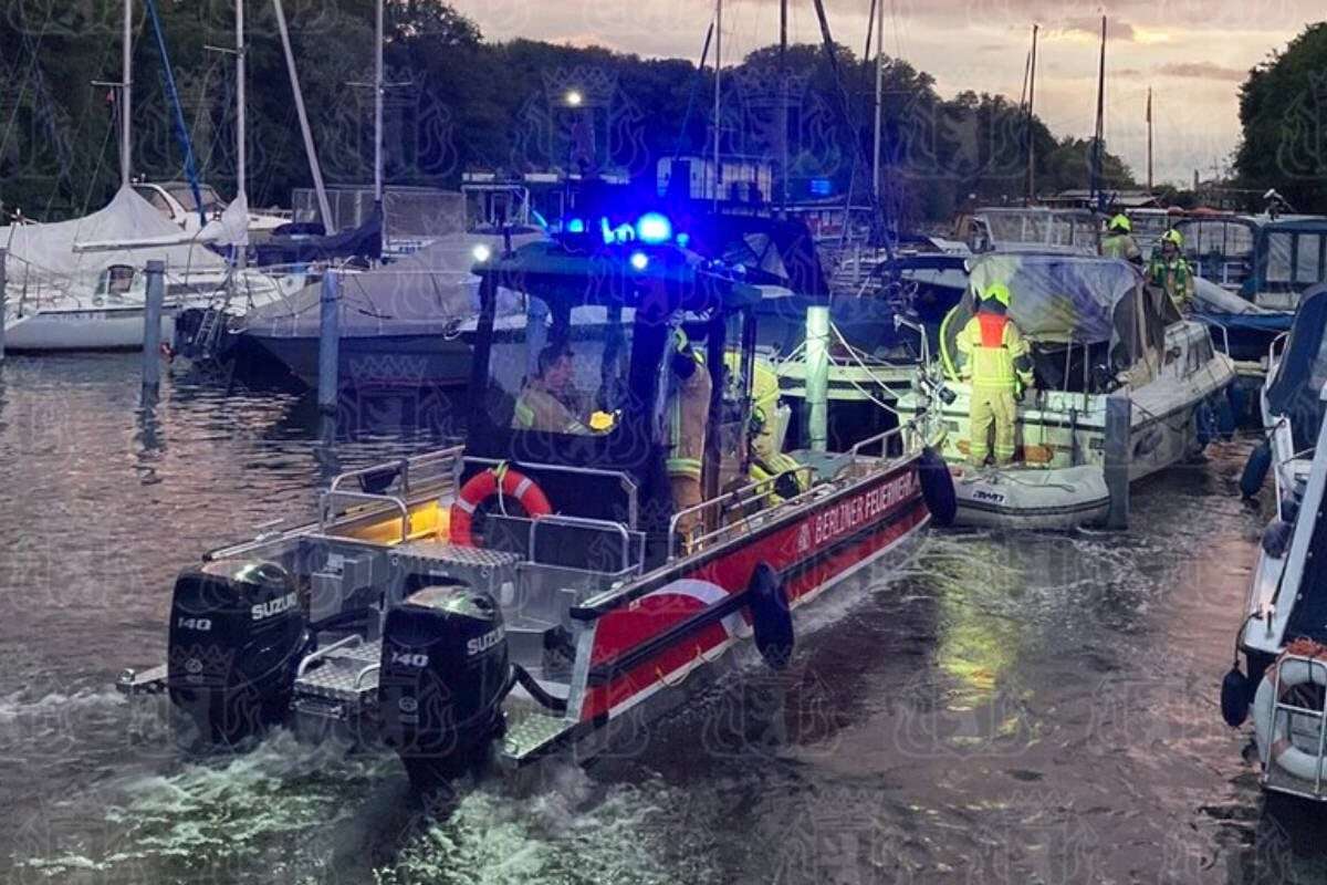 Brand auf Motorboot in Berlin-Köpenick: Feuerwehr verhindert Schlimmeres