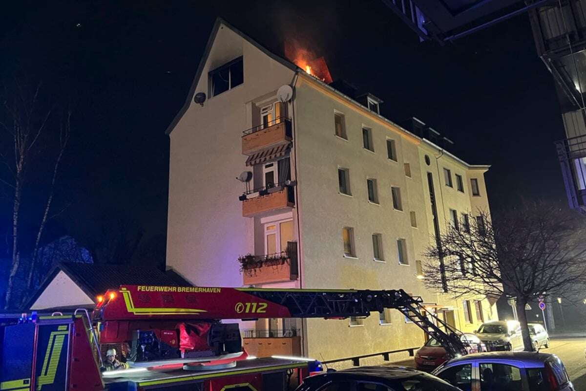 Brand im Dachgeschoss: Wohnung durch Feuer in Küche jetzt unbewohnbar