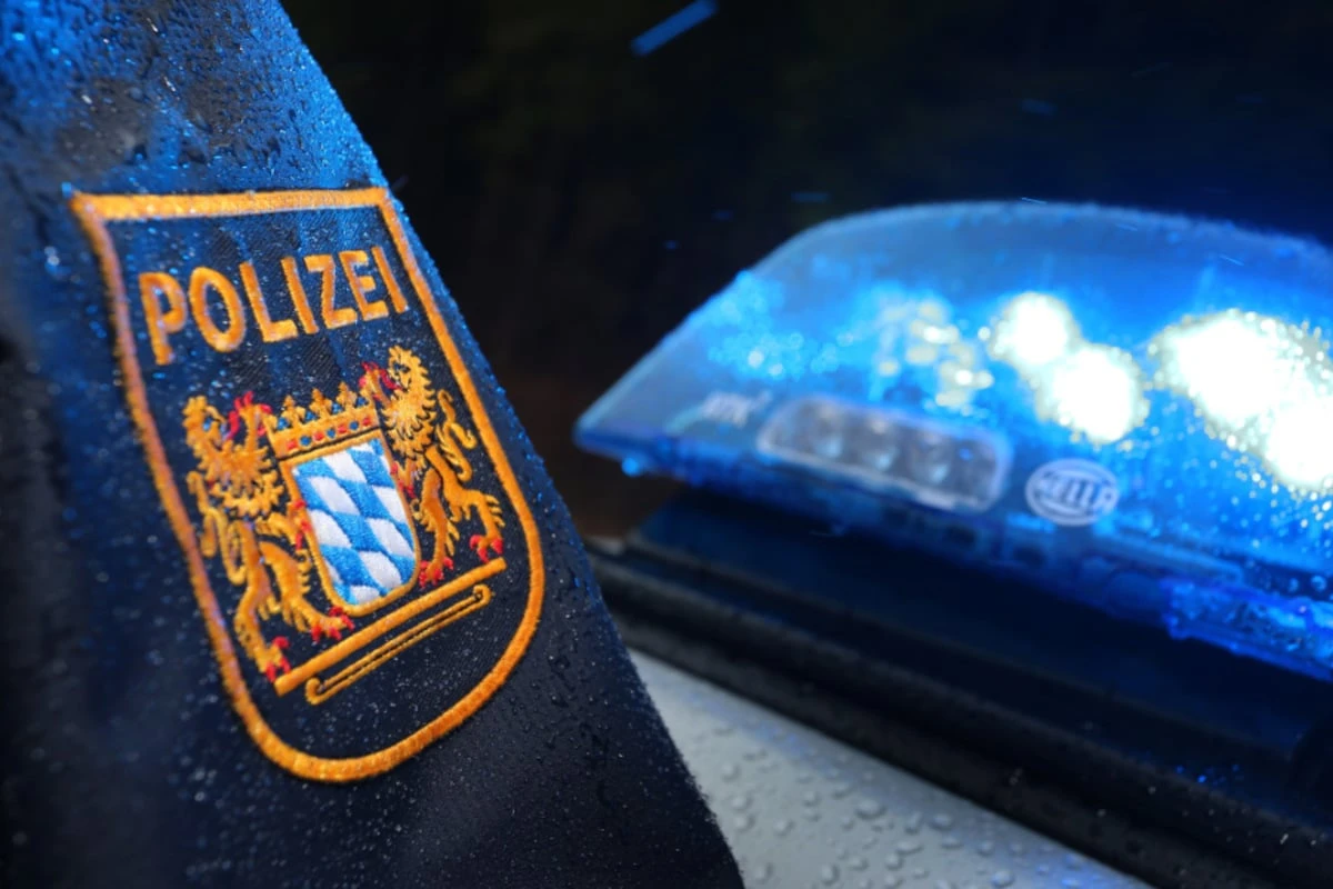 Jugendlicher macht Spritztour mit gestohlenem Auto, tankt falsch und haut ab