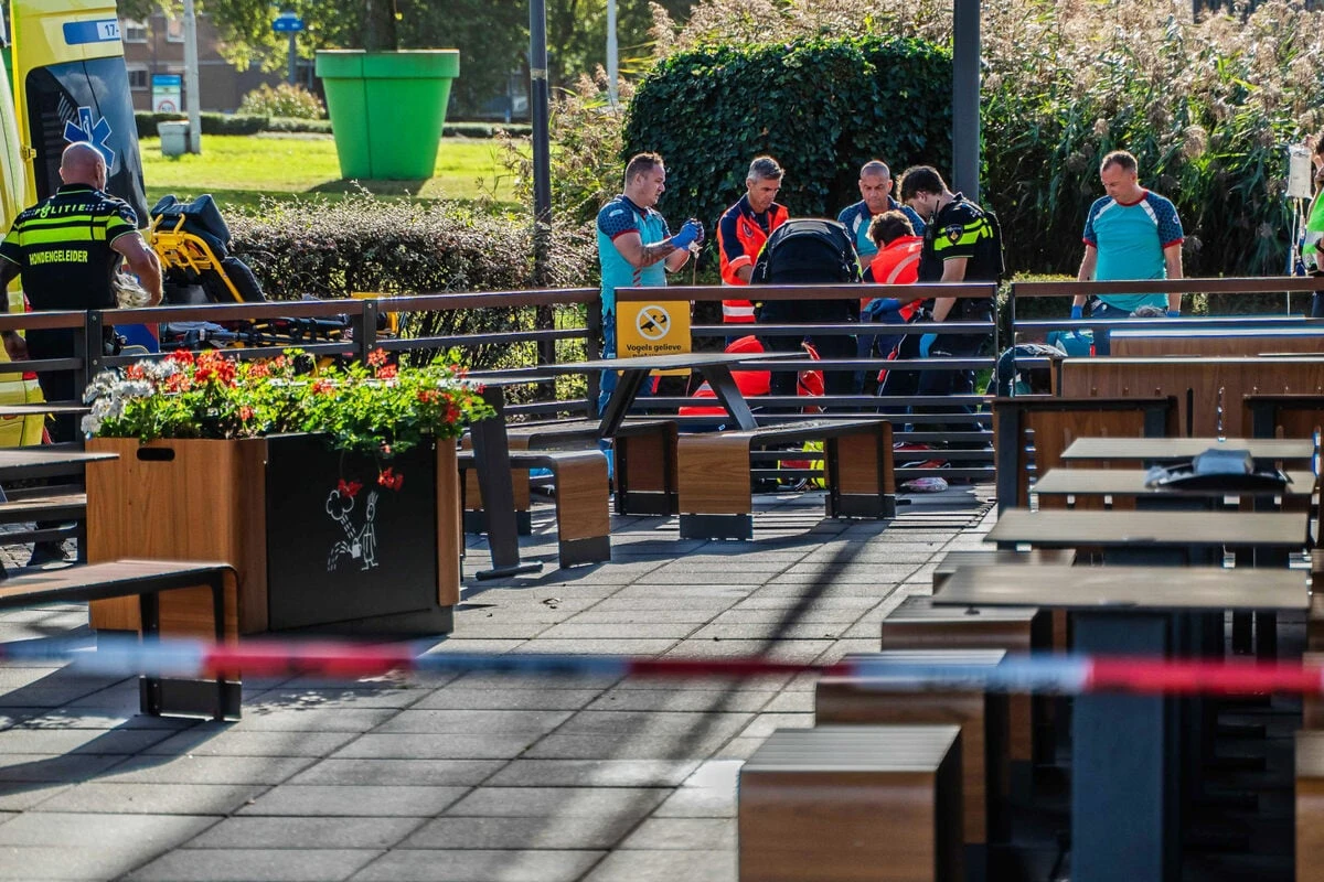 Direkt vor McDonald's: Polizei erschießt Teenager