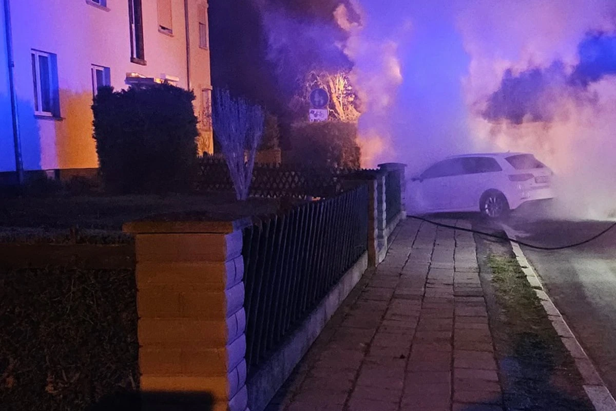 Brandserie im Harz: Nächstes Auto geht in Halberstadt in Flammen auf