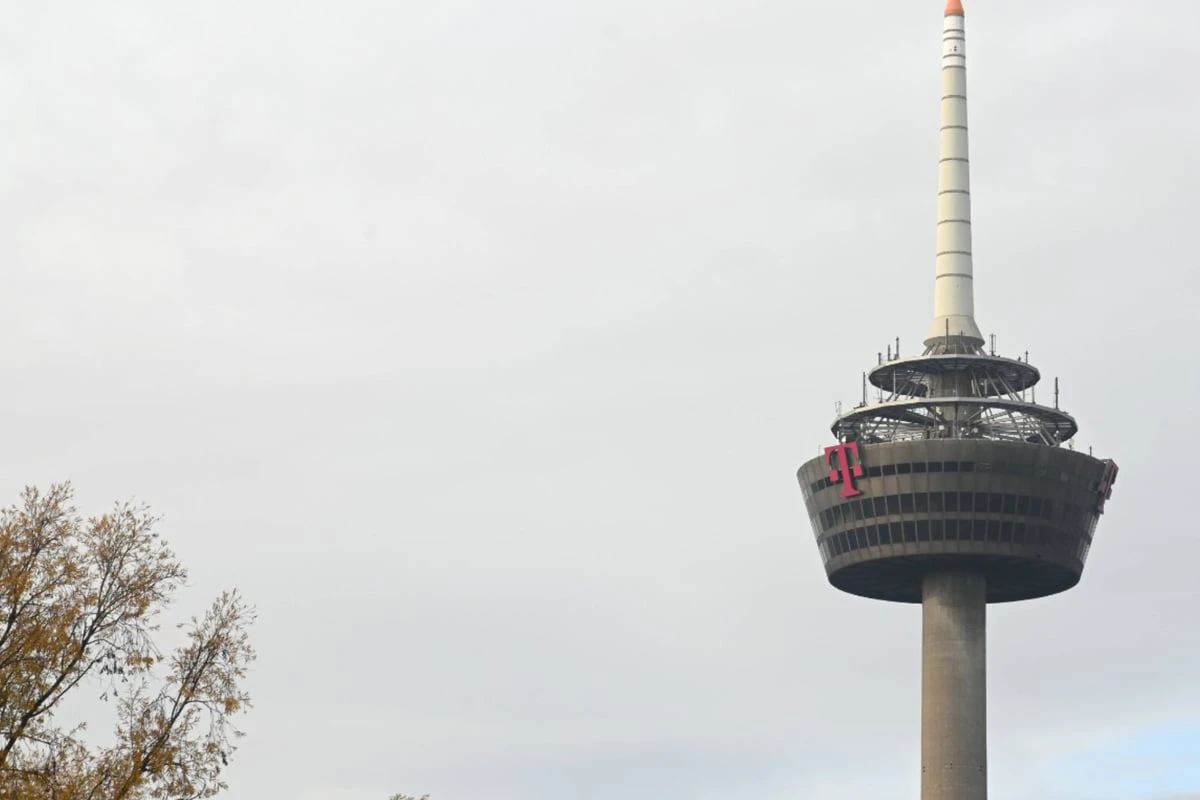 Spinnen die? Warum der Kölner Fernsehturm gesprengt werden soll