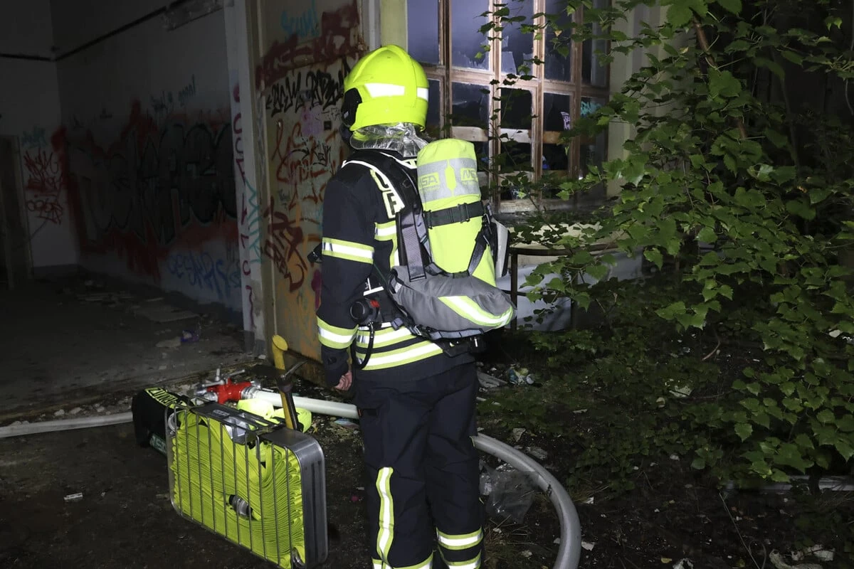 Feuerwehreinsatz in Chemnitz: Brand in leer stehendem Gebäude