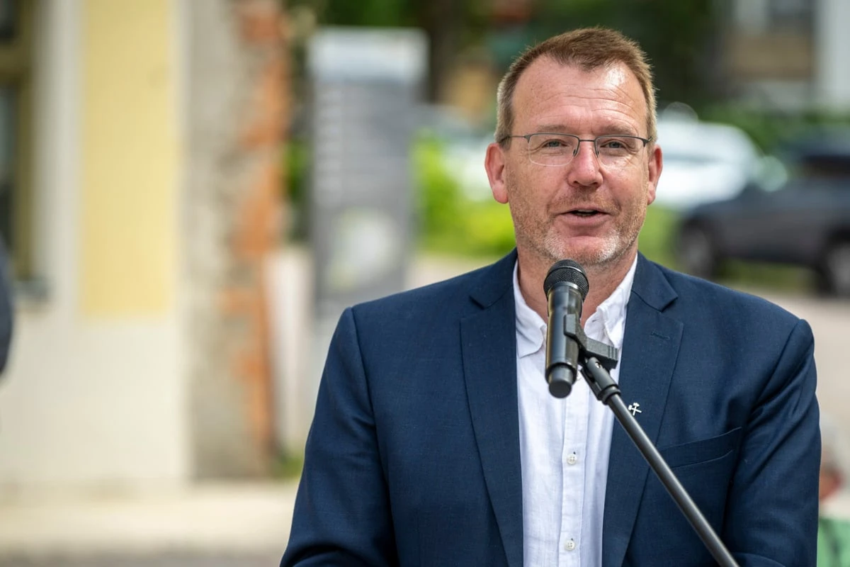 Vorm ersten Arbeitstag: Nazi-Ärger für neuen Landrat