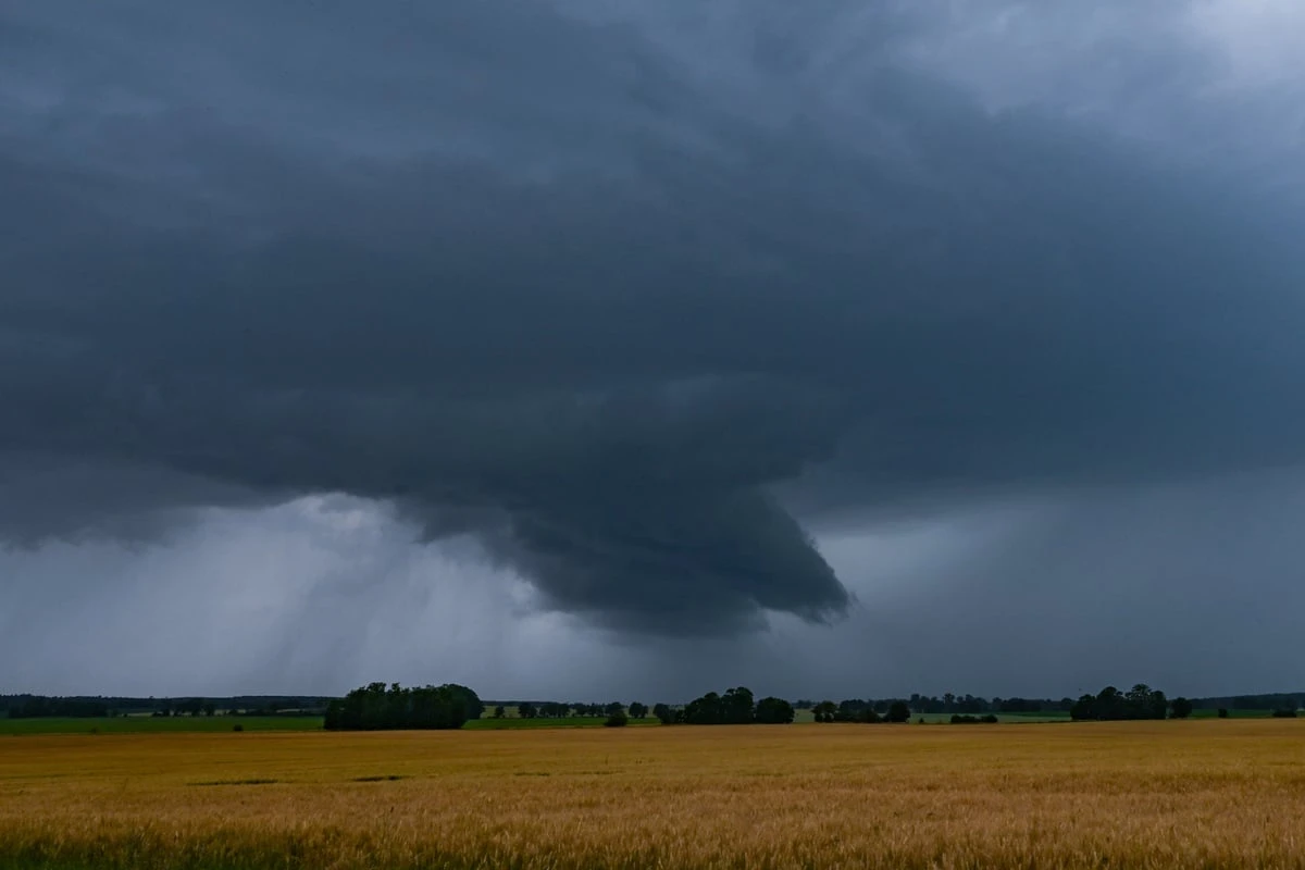 Erst Sonne satt, dann droht das Unwetter: Hagel, Sturm und Starkregen kommen auf uns zu