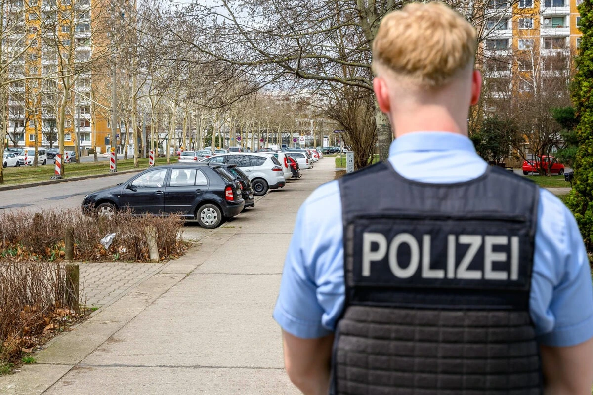 Jugendliche mit Messer bedroht und Reizgas besprüht: Polizei stellt Räuber-Trio in Prohlis