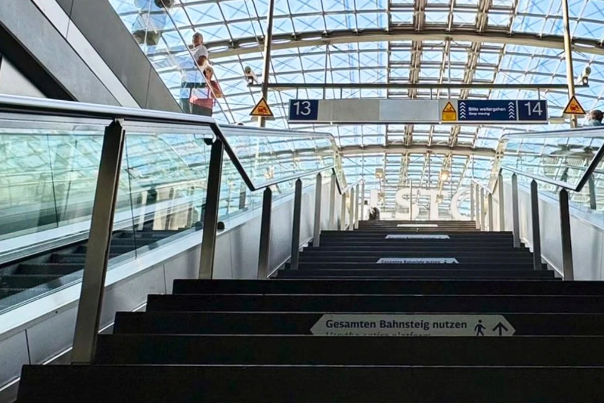 Mann sticht mehrmals auf Kontrahenten am Hauptbahnhof ein: Opfer im OP-Saal