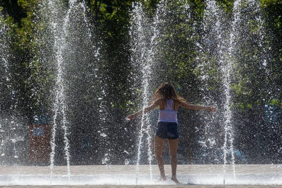 Es spritzt und sprudelt wieder: Magdeburg aktiviert seine Wasserkunst
