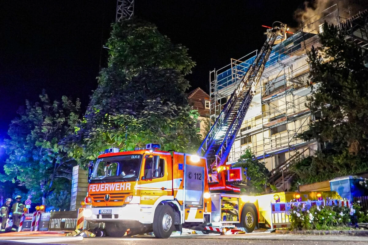 Fabrikhalle in Stuttgart in Flammen: Vier Verletzte, immenser Schaden