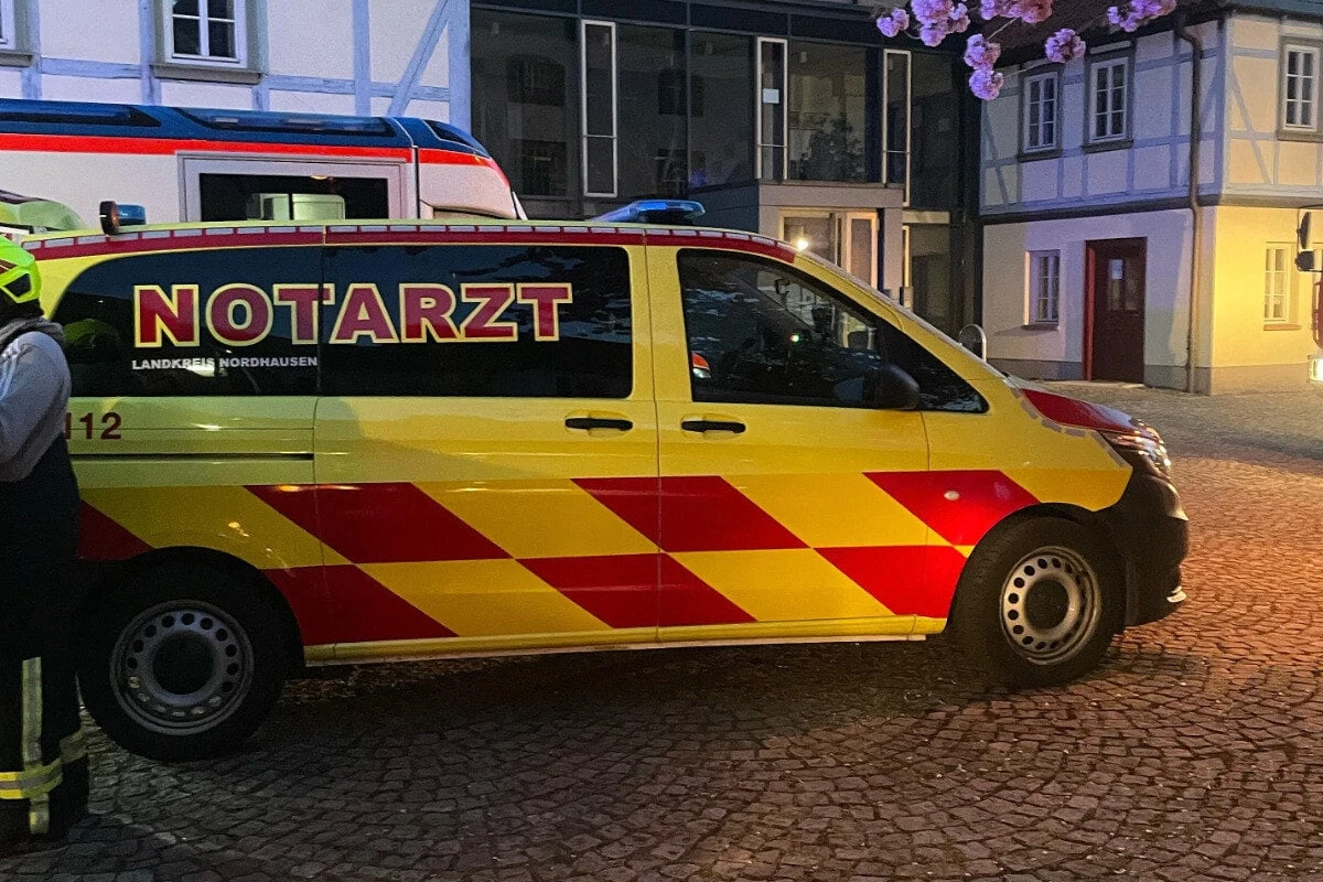 Tragischer Tod: Senior von selbst gebautem Fahrstuhl eingeklemmt