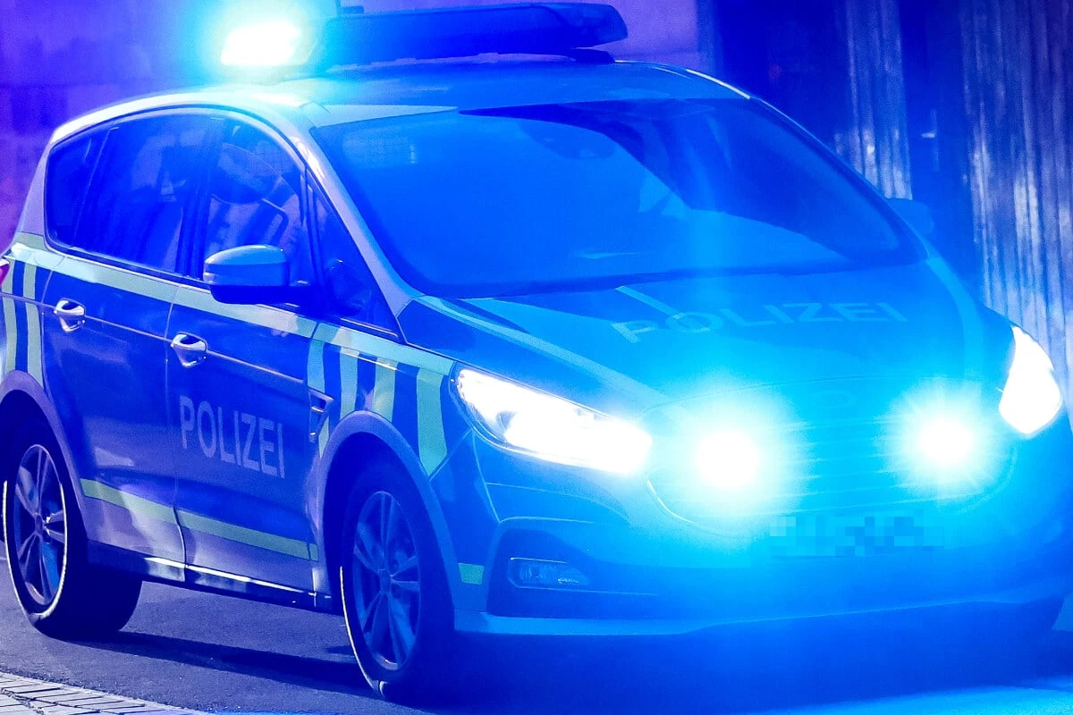 Mann mit Samurai-Schwert löst großen Polizeieinsatz aus