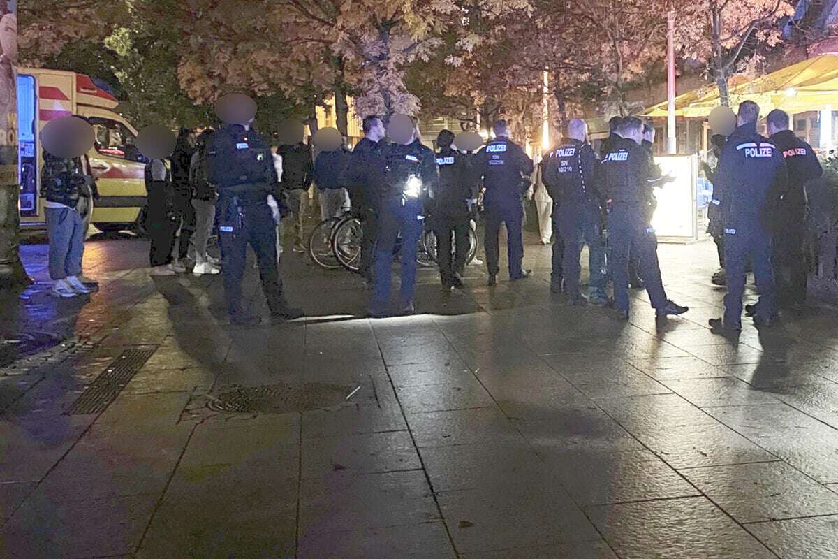 Streit am Albertplatz eskaliert: 20-köpfige Gruppe geht mit Messer und Stöcken auf Mann los