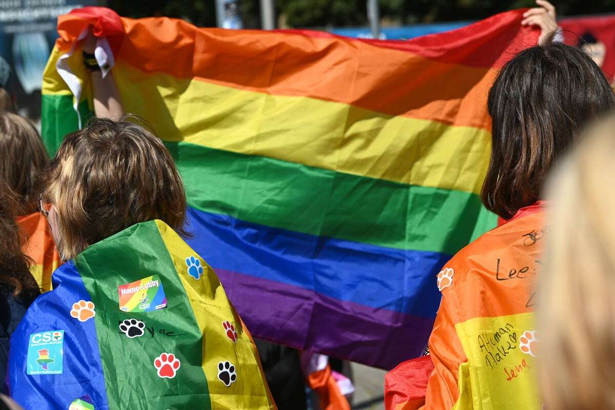 Buttersäure und geklaute Flaggen: Anstieg gezielter Aktionen gegen Christopher Street Day