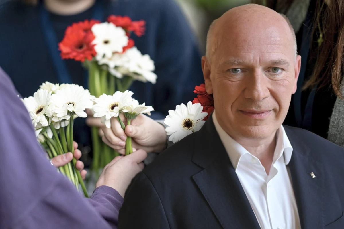 In der Spree ertrunken: Wegner gedenkt Maueropfer Çetin Mert (†5)