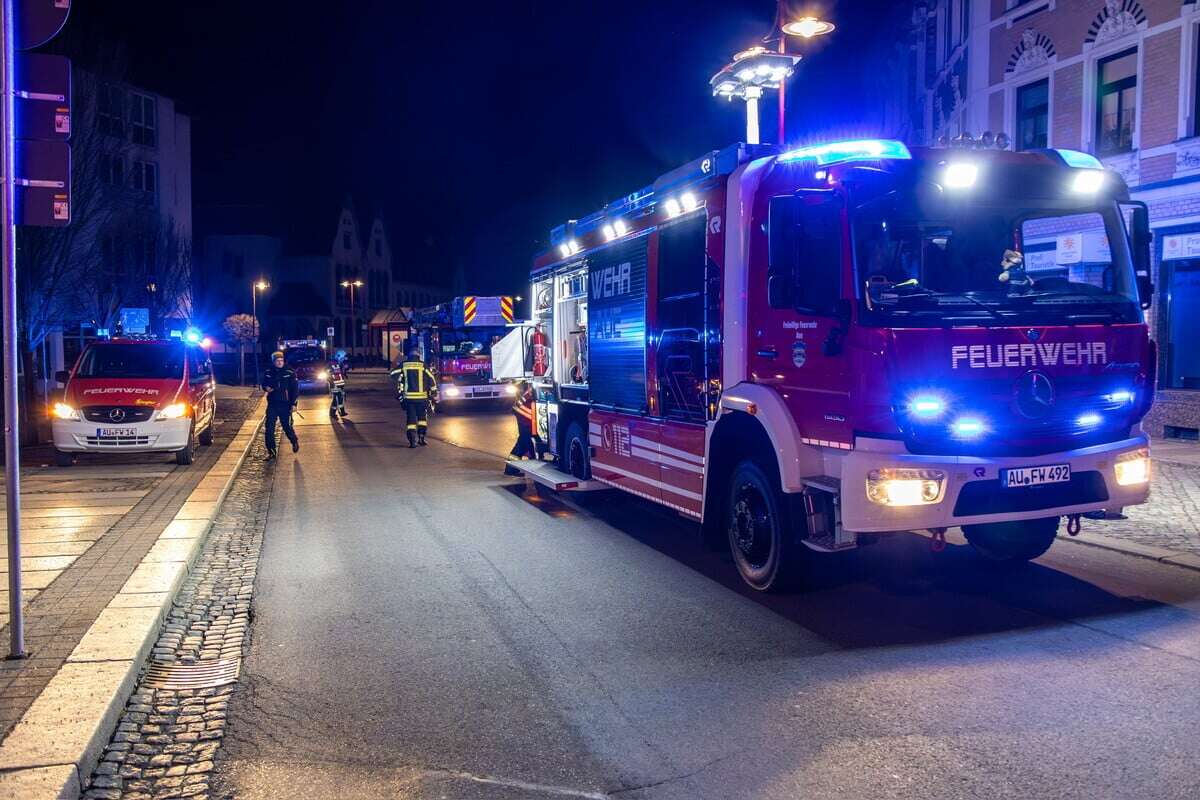 Zigarettenstummel ruft Feuerwehr im Erzgebirge auf den Plan