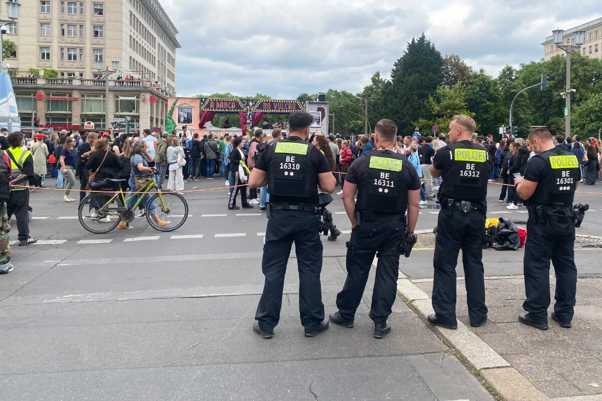 Karneval der Kulturen weitgehend friedlich, trotzdem 30 Festnahmen