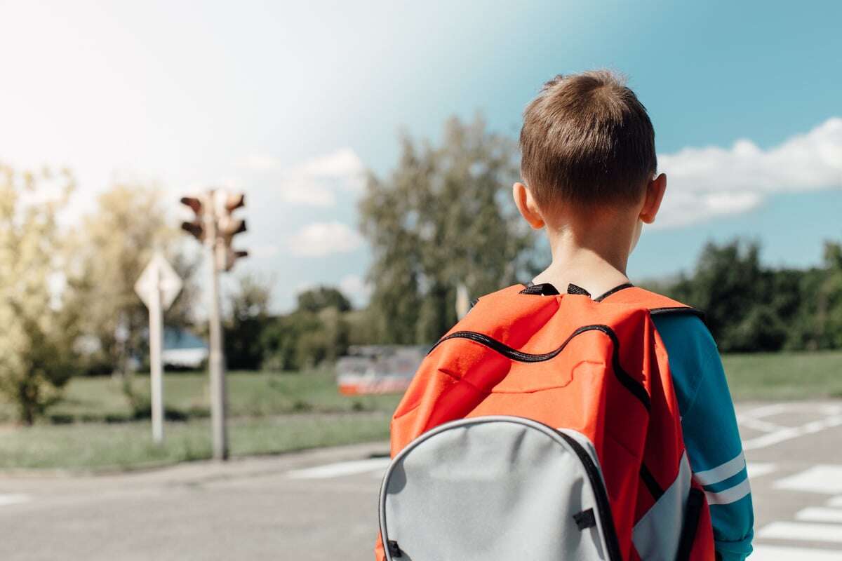 Sechstklässler-Gruppe läuft gemeinsam zur Schule: Was dann geschieht, macht sprachlos