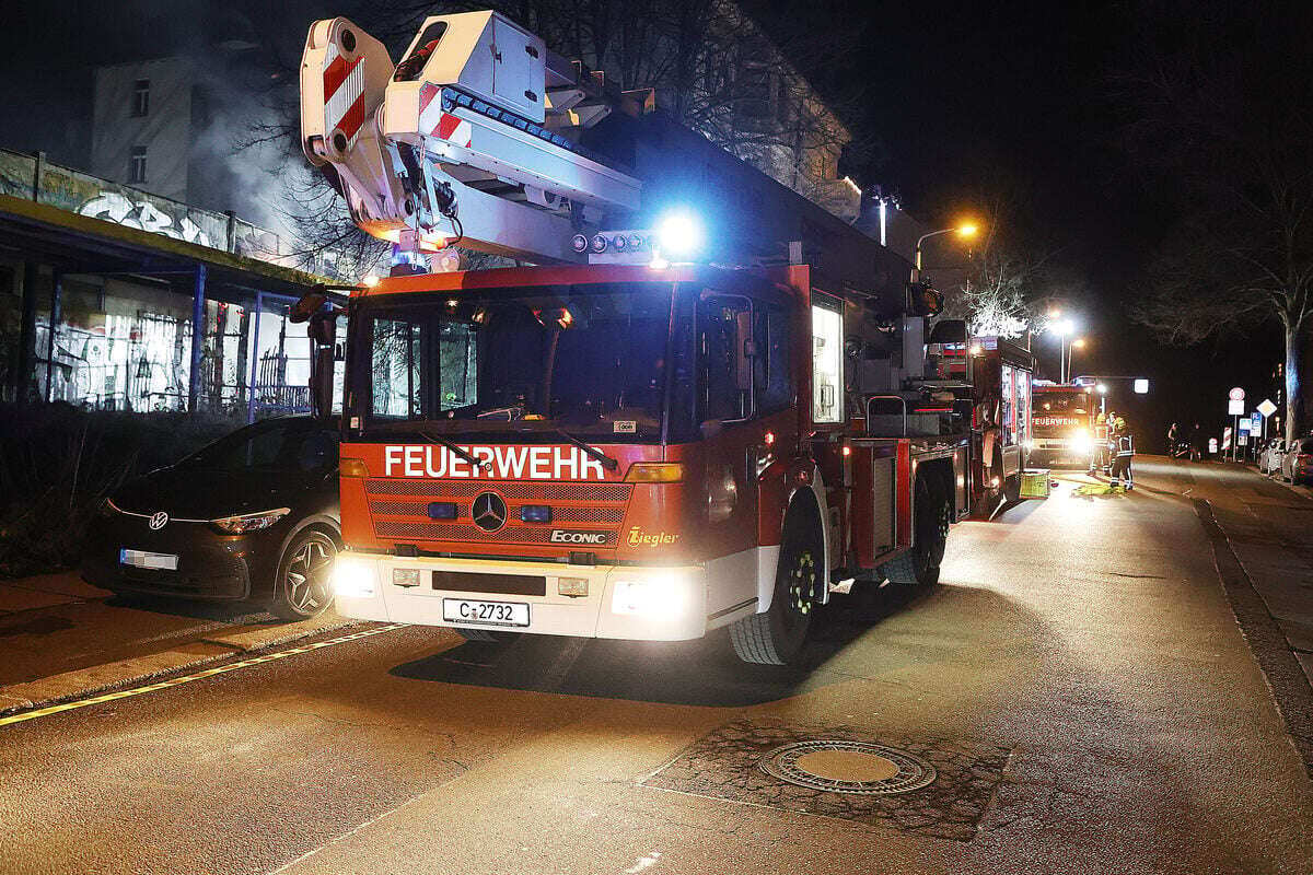 Feuerwehreinsatz in Chemnitz: Brand in ehemaligem Supermarkt, Vollsperrung!