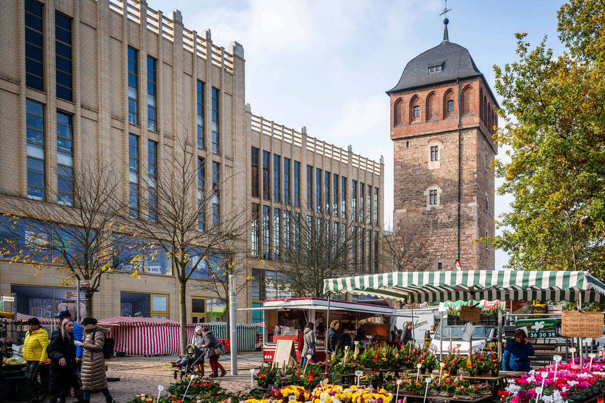 Chemnitz will Roten Turm zentral in Szene setzen