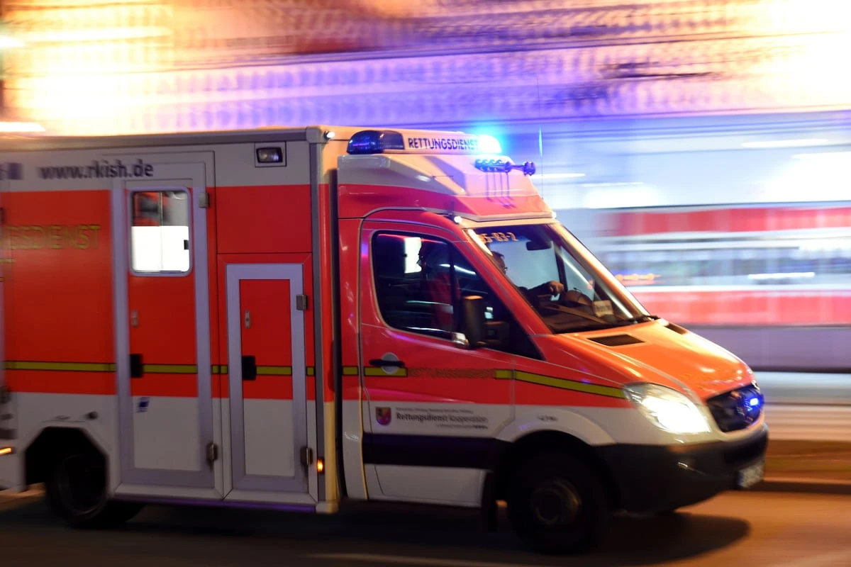 Radfahrer stirbt bei Autounfall - vor den Augen seines Sohns