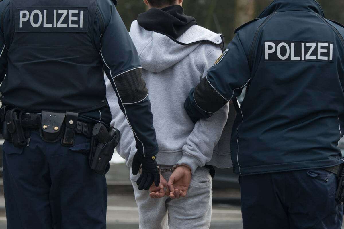 Anschlag vereitelt? Polizei nimmt 18-Jährigen aus Brandenburg fest