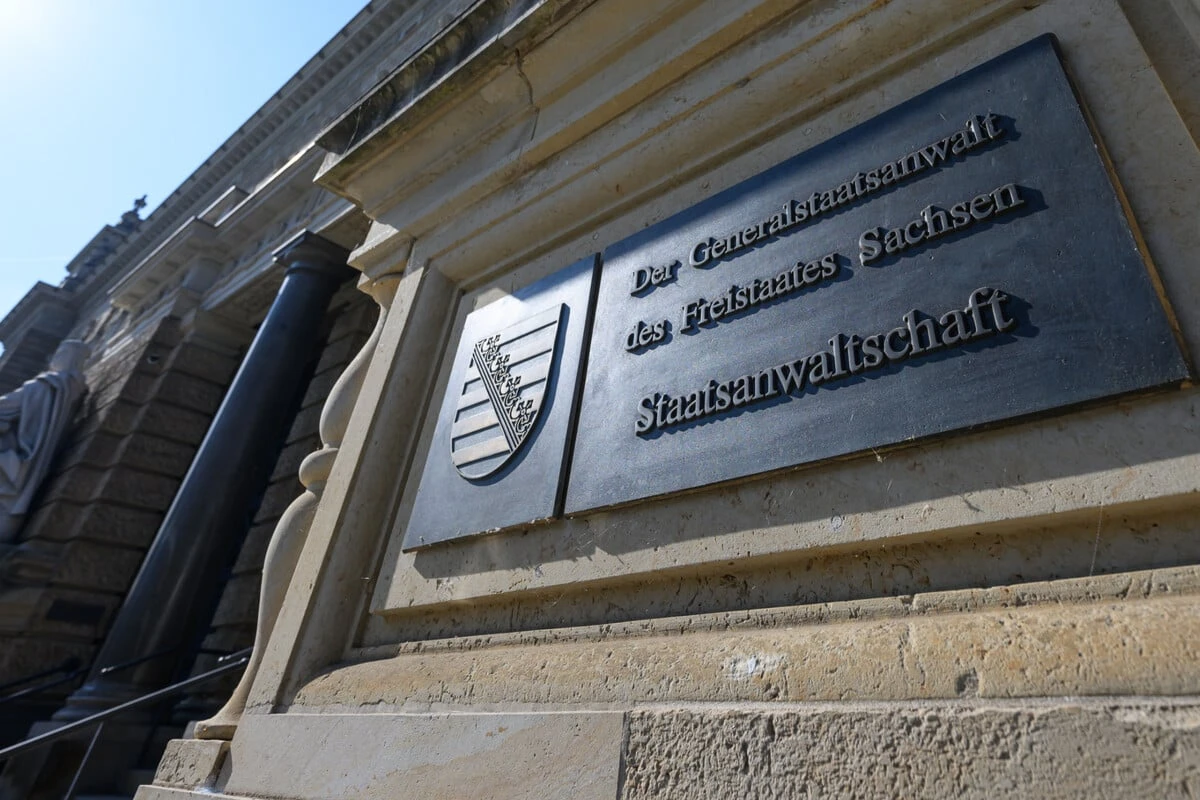 Klinikmitarbeiterin ins Gesicht geschlagen: Angreifer muss sich vor Gericht verantworten