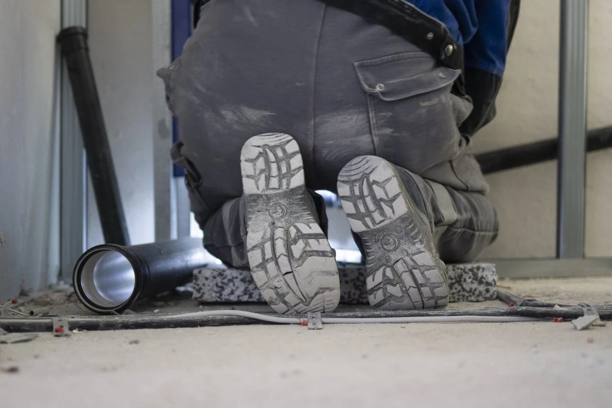 Frau von falschem Handwerker abgezockt, Polizei warnt: 
