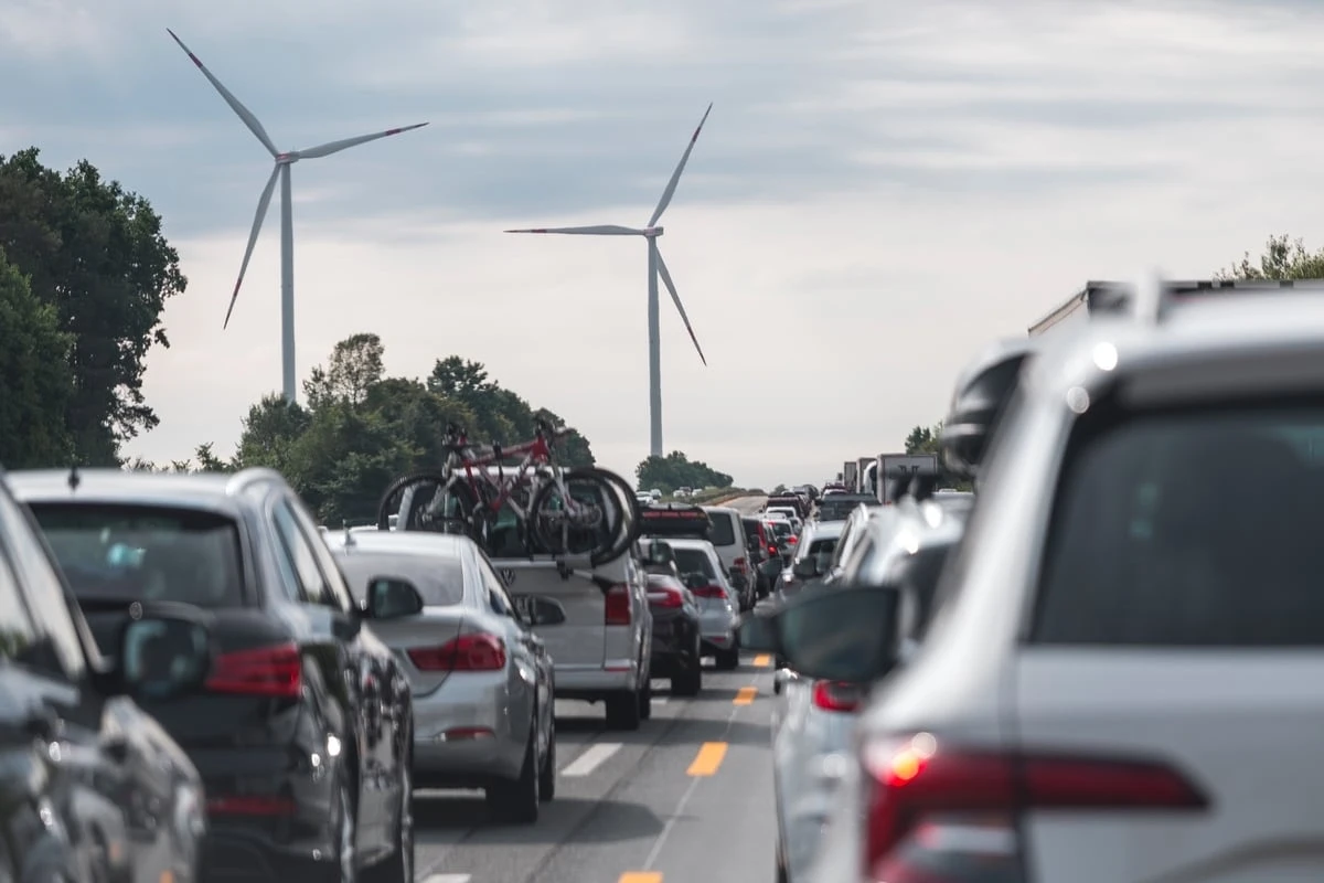 Bis zu elf Kilometer Stau nach Unfall auf der A9 bei Leipzig