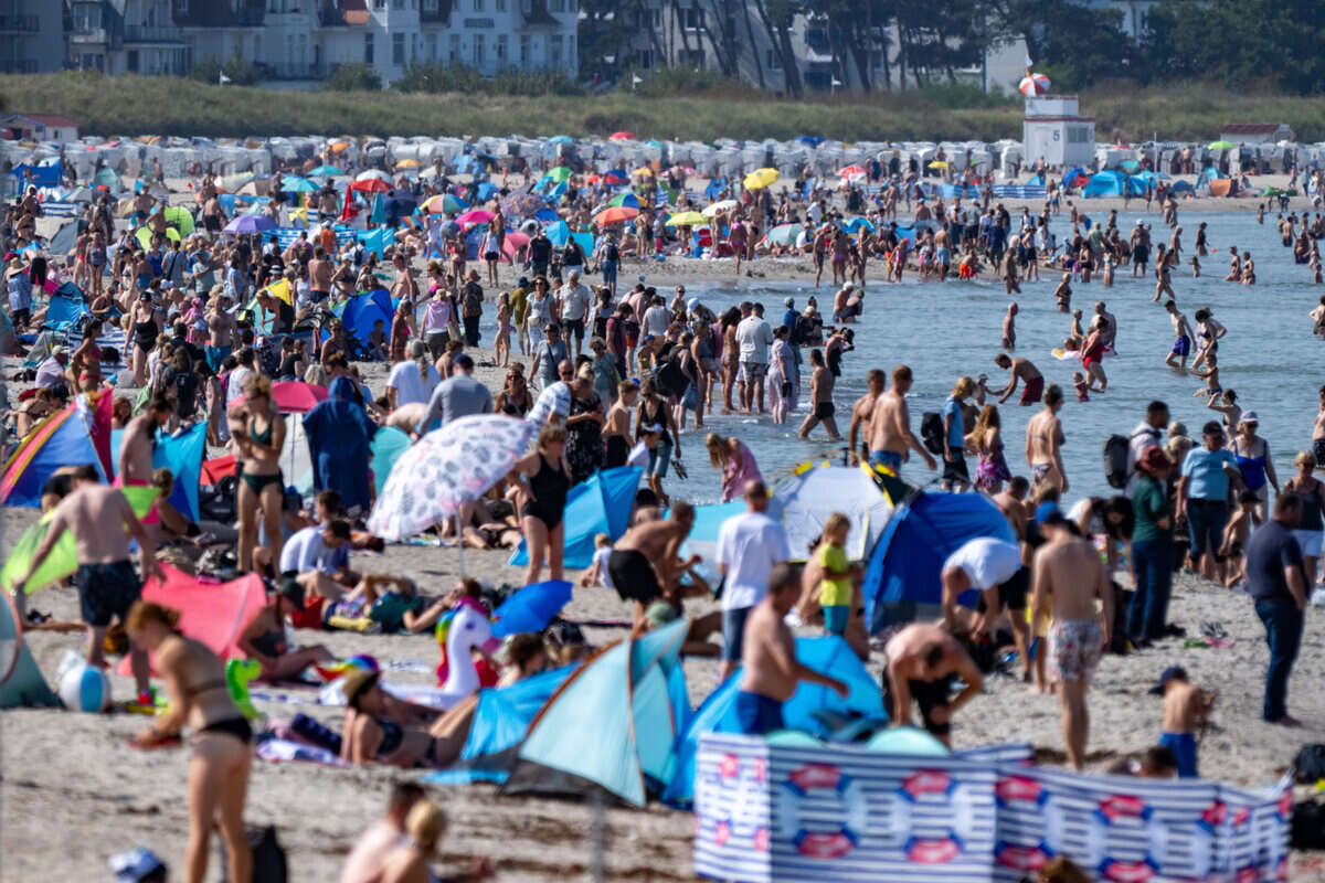 Herrliches Sommerwetter lockt zahlreiche Menschen an die Strände