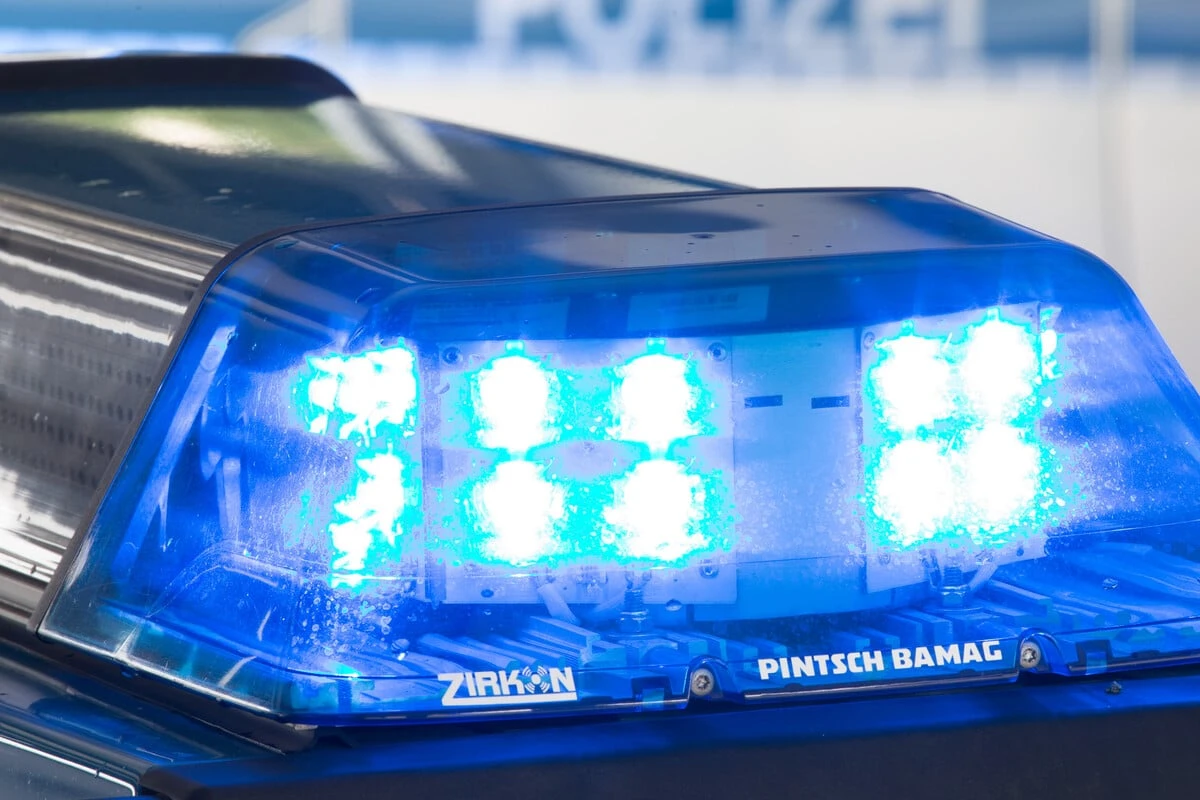 Bayern-Fan am Wasaplatz unterwegs: Unbekannte rauben Fanschal