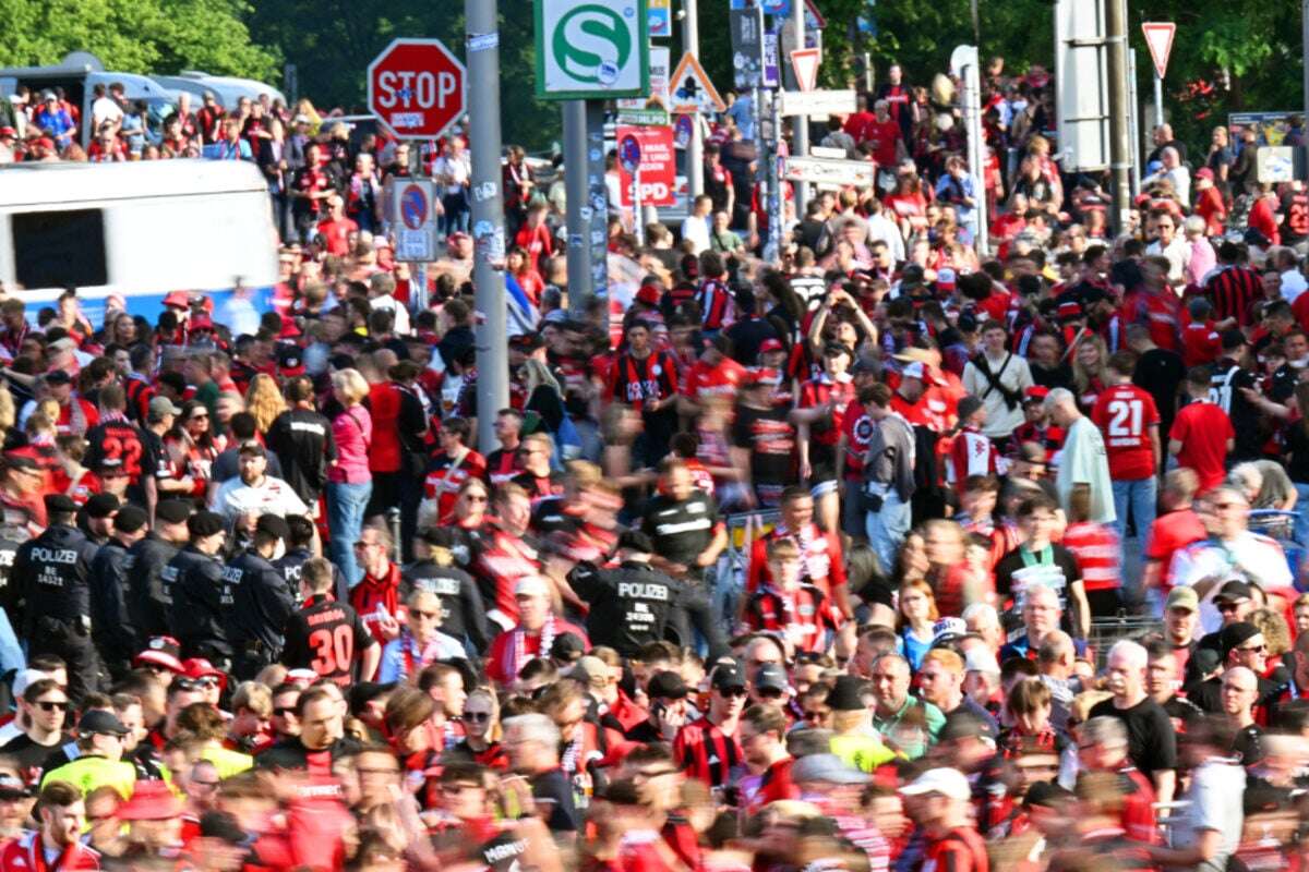 Schild-Zoff! So ärgern Fans von Bayer Leverkusen den FC Köln