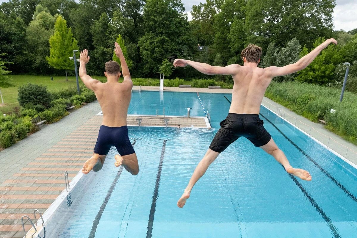 Coole Freibad-Aktion! Anonymer Gönner lässt Kinder gratis planschen