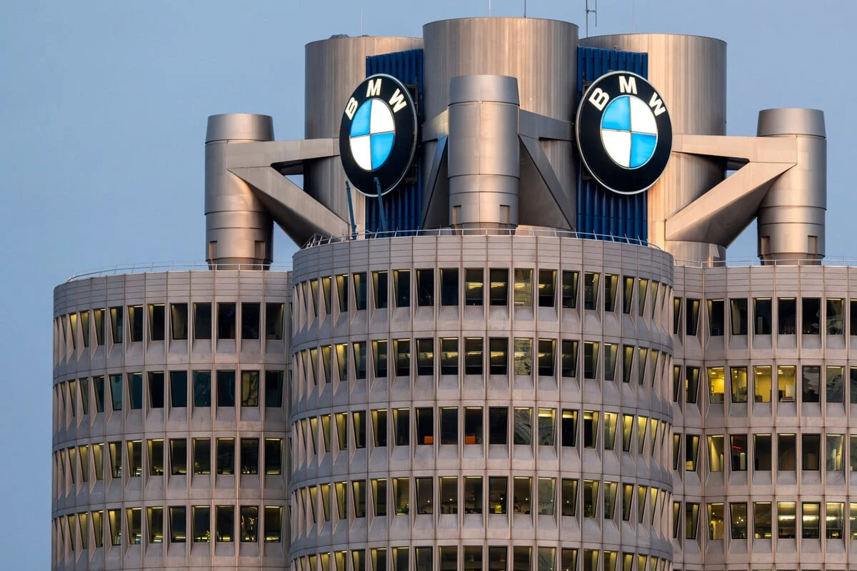 Nächster deutscher Autobauer meldet Horror-Zahlen: Heftiger Gewinneinbruch bei BMW!